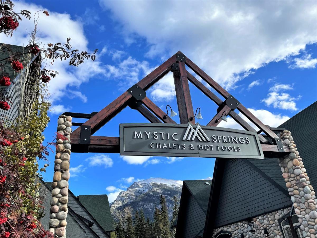 Renovated Chalet At Mystic Springs, Mountain Views, Pets Welcome! Canmore Kültér fotó