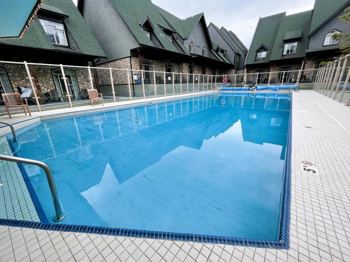 Renovated Chalet At Mystic Springs, Mountain Views, Pets Welcome! Canmore Kültér fotó