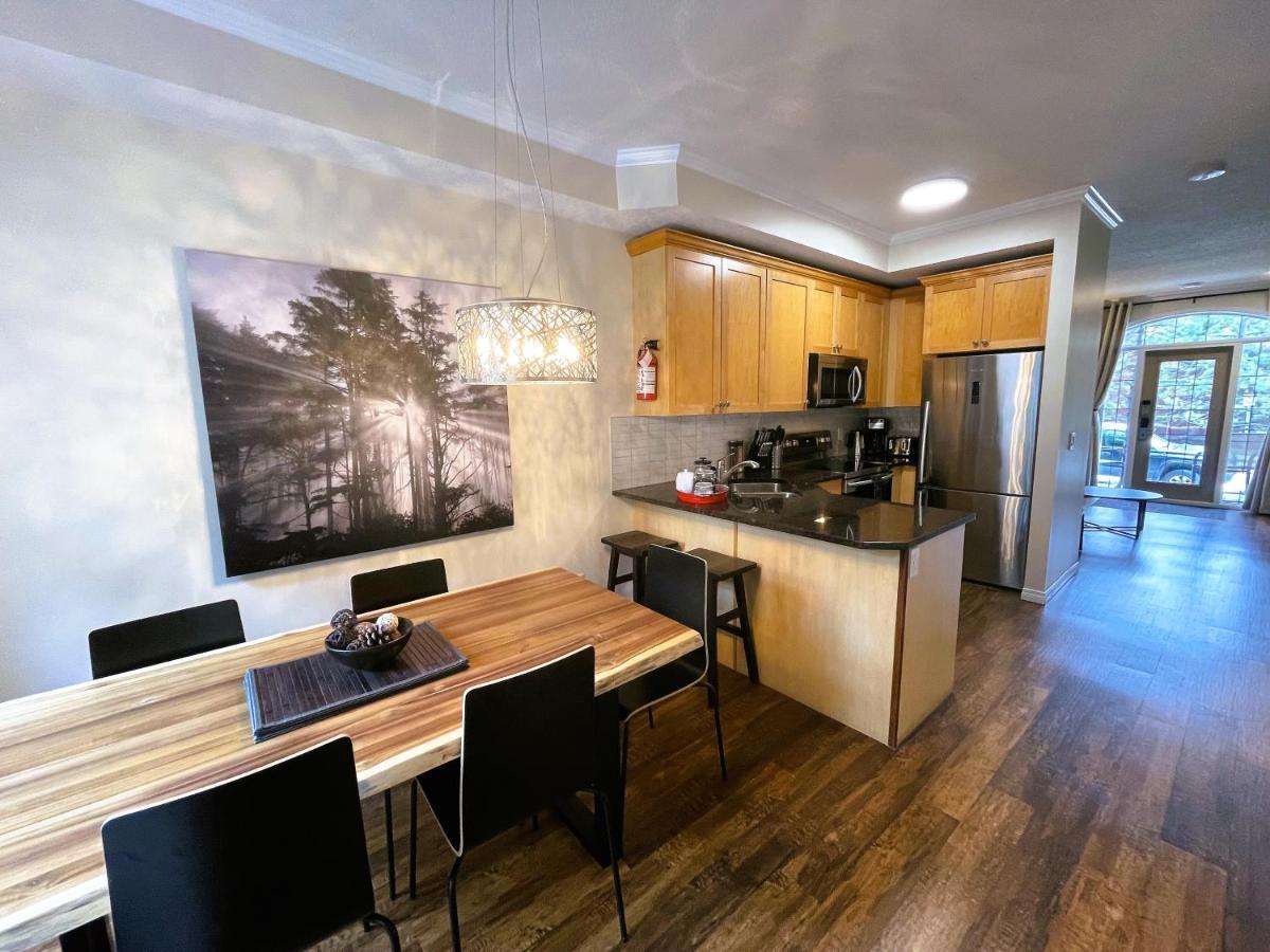 Renovated Chalet At Mystic Springs, Mountain Views, Pets Welcome! Canmore Kültér fotó