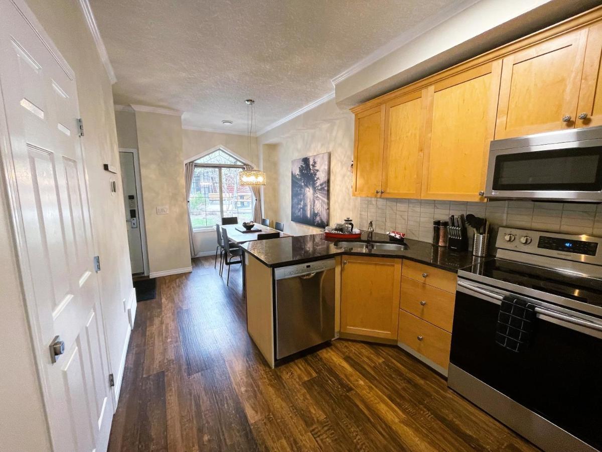 Renovated Chalet At Mystic Springs, Mountain Views, Pets Welcome! Canmore Kültér fotó
