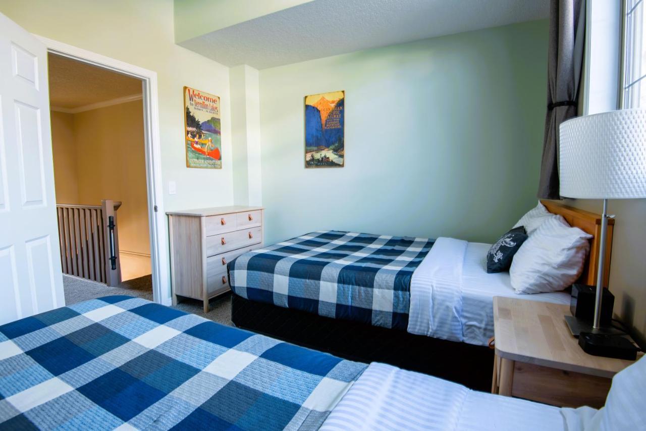 Renovated Chalet At Mystic Springs, Mountain Views, Pets Welcome! Canmore Kültér fotó