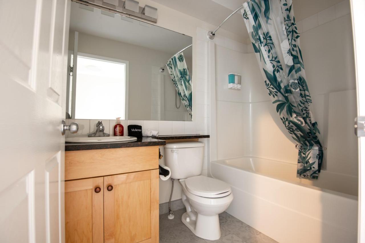 Renovated Chalet At Mystic Springs, Mountain Views, Pets Welcome! Canmore Kültér fotó